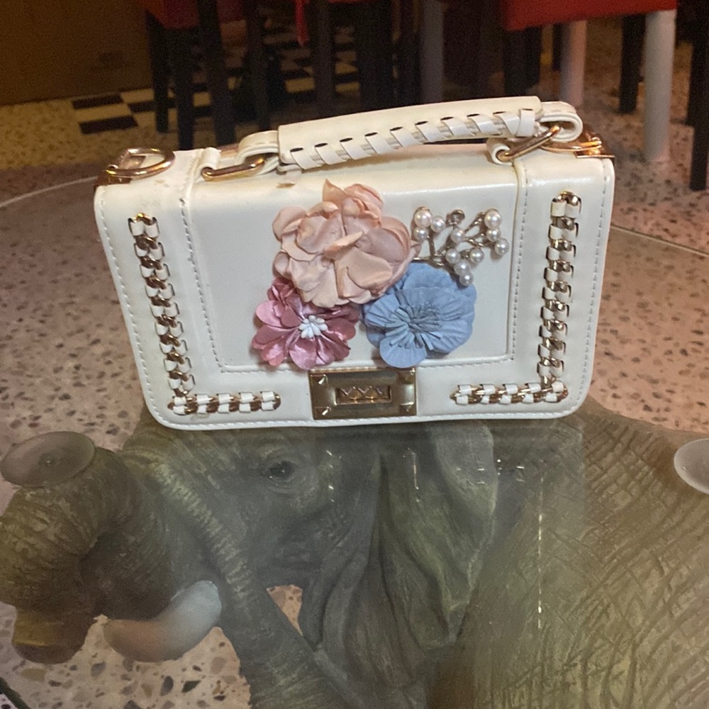 Beautiful had bag ready for use